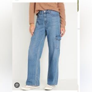 Old Navy hi rise cargo jean size 4 petite